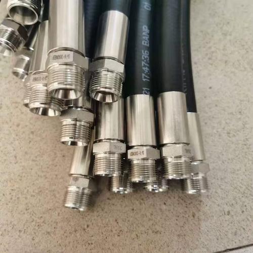 流体传输系统中的关键组件 DTR膜柱橡胶管、液压胶管弯管总成、不锈钢与胶管接头详解